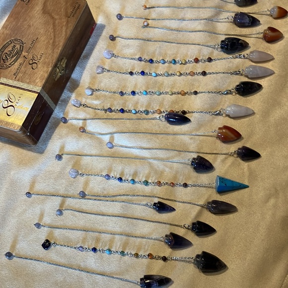 Big 20 pc lot of ladies/girls handmade pendulums with empty wooden cigar box - Picture 1 of 9